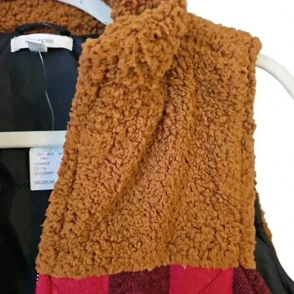 Maurices Buffalo Plaid Fall Winter Size Medium NWT  Vest - Picture 6 of 6